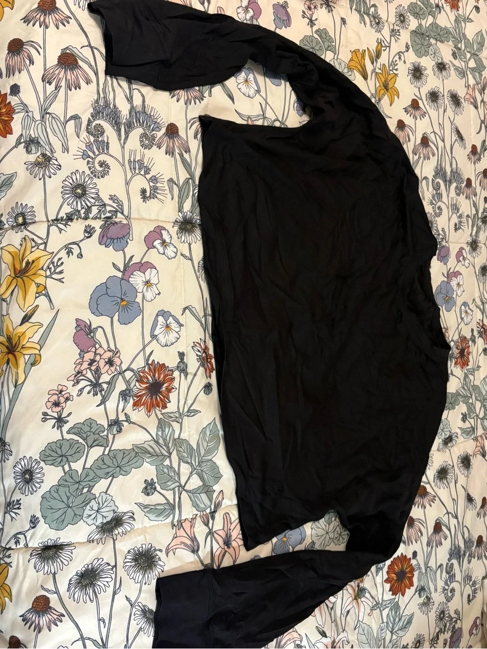 lululemon athletica Black Long-Sleeve Crop Top